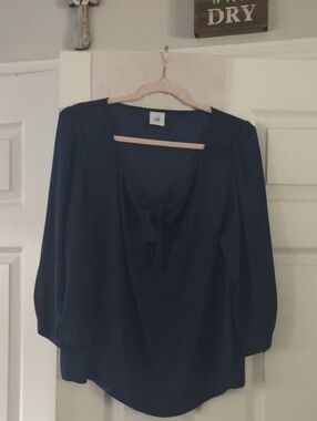 cabi Deep Navy Scoop-Neck Blouse with Subtle Gather Tie Dotted Swiss Look Size L